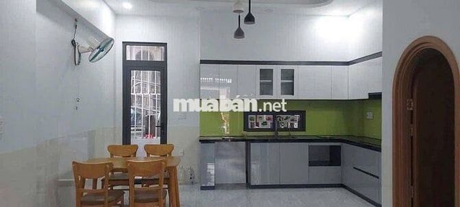 Cho thuê nhà 2 lầu 3 phòng ngủ thuộc KDC phú hồng thịnh Bình An dĩ an