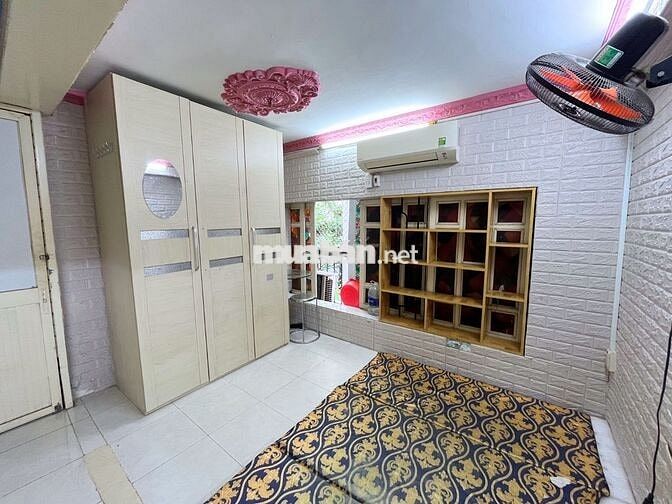 Phòng trọ sinh viên - Quận 3 -15m2 - Nhà vệ sinh riêng - Có nội thất