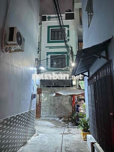 bán nhà 3 tầng 40m2 - 3PN - ngay chợ bình trị đông - bình tân