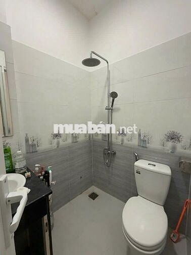 BÁN NHÀ CHDV  LÊ VĂN SỸ Q3 -7PN-7WC- 4X12M  NỞ hẬu- 48M2-420tr/nam TL