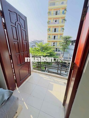 PHÒNG BAN CÔNG 30M2 - FULL NỘI THẤT SIÊU THOÁNG