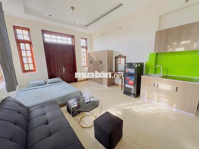 PHÒNG BAN CÔNG 30M2 - FULL NỘI THẤT SIÊU THOÁNG