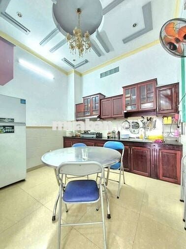 Nhà 2 tầng hẻm 2056 huỳnh tấn phát