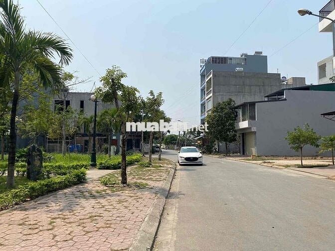 Bán lô đất sau quận uỷ Hồng Bàng giá rẻ nhất khu vực  mặt vườn hoa