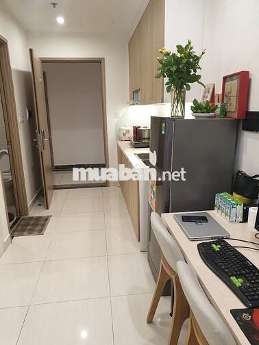 Cho thuê căn hộ Studio đồ cơ bản liền tường tại Vinhomes giá 6,5tr/th