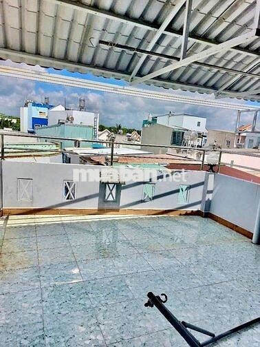 Nhà 2 tầng hẻm 2056 huỳnh tấn phát