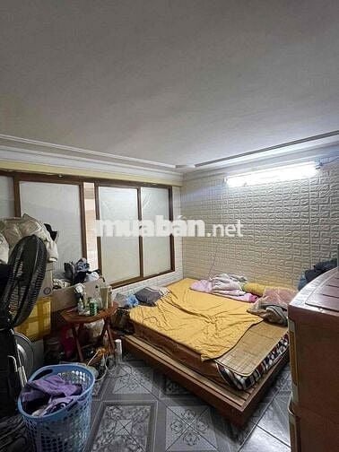 Bán nhà mặt đường 30m hai mặt ngõ ba tầng cực đẹp