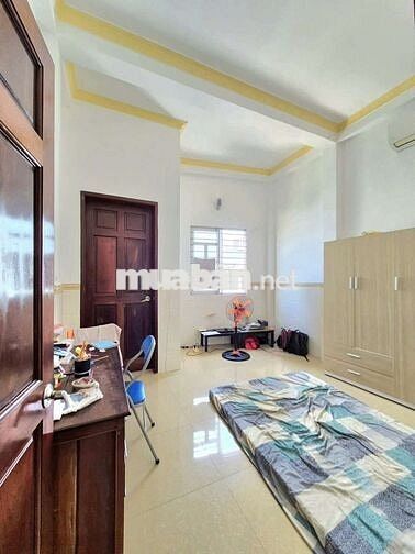 Nhà 2 tầng hẻm 2056 huỳnh tấn phát