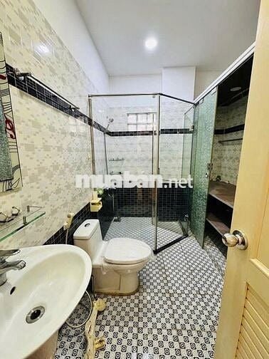 BÁN NHÀ CHDV  LÊ VĂN SỸ Q3 -7PN-7WC- 4X12M  NỞ hẬu- 48M2-420tr/nam TL