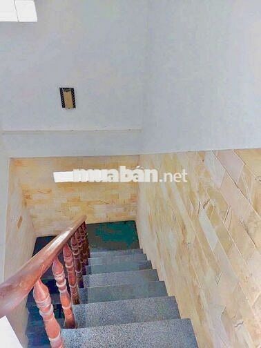 Nhà 2 tầng hẻm 2056 huỳnh tấn phát
