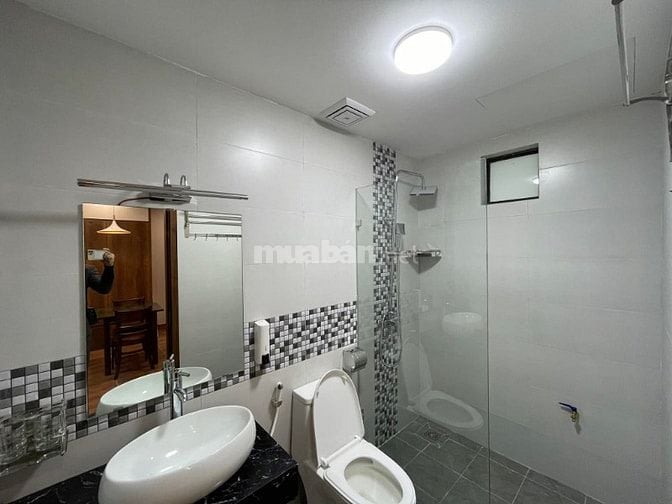 Bán nhà 7 tầng phố Võng Thị, 85m2, có thang máy, ô tô ra vào, lô góc
