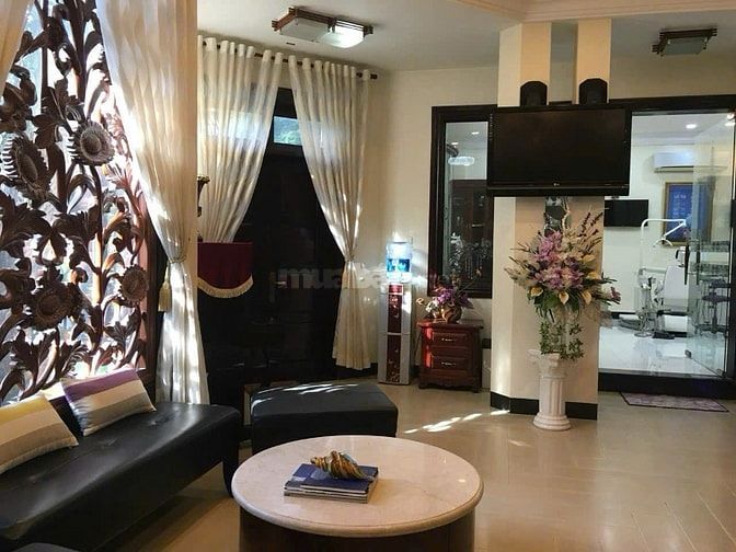 Biệt thự sang trọng – Góc 2 MT Lê Thúc Hoạch, Quận Tân Phú