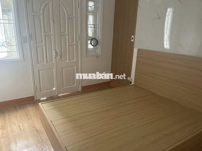 BÁN NHÀ CẦU GIẤY – NHÀ ĐẸP DÂN XÂY – NỘI THẤT SANG XỊN – SỔ HOA KHÔI