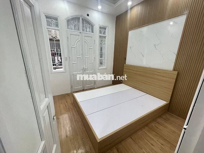 BÁN NHÀ CẦU GIẤY – NHÀ ĐẸP DÂN XÂY – NỘI THẤT SANG XỊN – SỔ HOA KHÔI