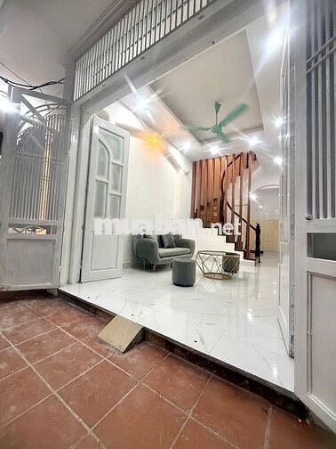 BÁN NHÀ CẦU GIẤY – NHÀ ĐẸP DÂN XÂY – NỘI THẤT SANG XỊN – SỔ HOA KHÔI