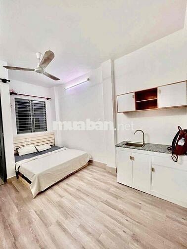 Quận 3 Full Nội Thất cửa sổ lớn giá chỉ 6tr ib gấp ạ