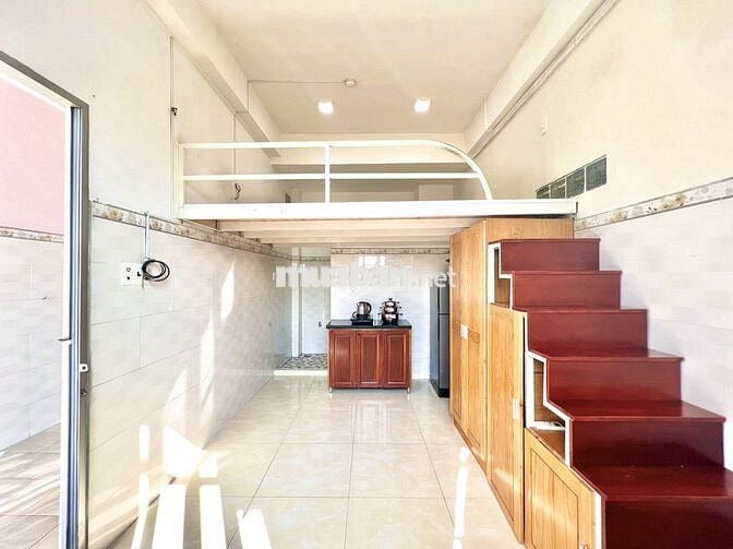 NGAY ĐH VĂN HIẾN, GÁC LỬNG 25M2 NGAY GẦN KHÚC GIAO ÂU CƠ LẠC LONG QUÂN