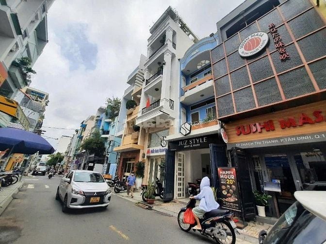Nhà đẹp 5 tầng (4x18m) Đông tứ trạch. Mặt tiền Thạch Thị Thanh - 23 tỷ