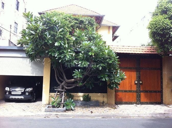 Bán gấp nhà Biệt Thự MT đường Ngô Bệ, lối vào nhà ga T3 Tân Sơn Nhất
