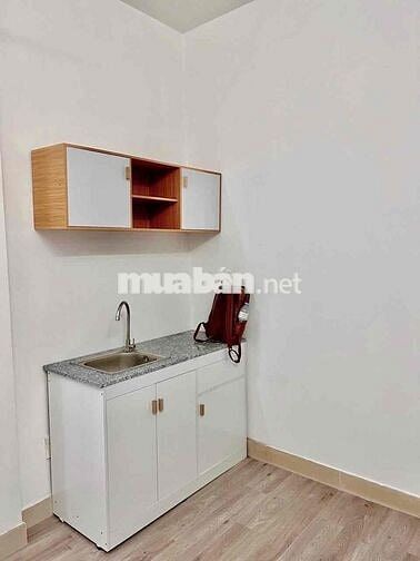 Quận 3 Full Nội Thất cửa sổ lớn giá chỉ 6tr ib gấp ạ