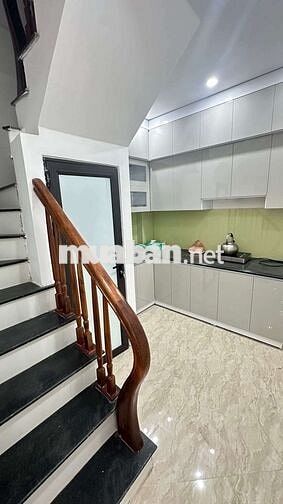Đê La Thành, bán nhà mặt ngõ thông kinh doanh, 46m * 5 tầng thang máy.
