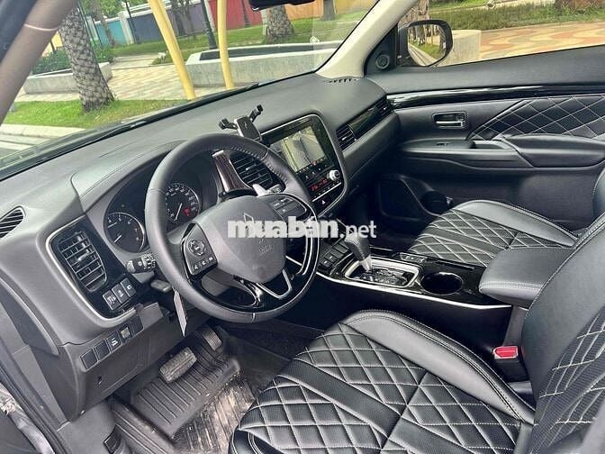 Bán Outlander 2.0L CVT 2023 - Xe Gia Đình Siêu Đẹp
