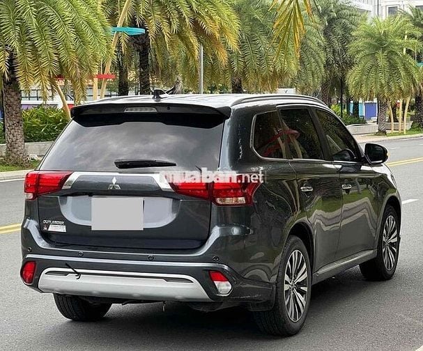 Bán Outlander 2.0L CVT 2023 - Xe Gia Đình Siêu Đẹp