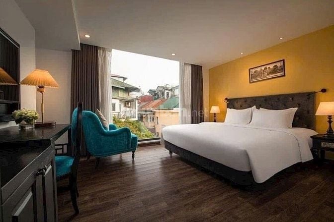 Tôi cần bán toà khách sạn phố Đào Duy Từ, Q Hoàn Kiếm, Dt 168 m, 9 T