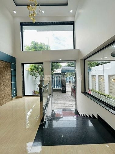 Bán tòa nhà mặt tiền đường 42 Bình Trưng Đông Quận 2 giá 36 tỷ