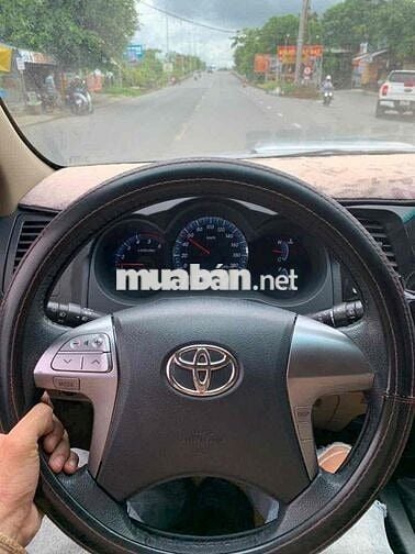 Toyota Fortuner 2015 2.5G 4x2 - 130000 km