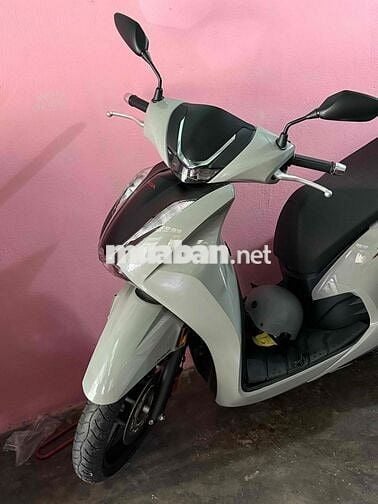 Em muốn bán lại chiếc xe máy SH350i đời 2023 odo 1