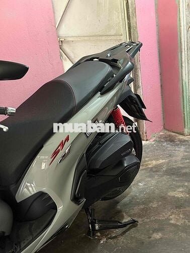 Em muốn bán lại chiếc xe máy SH350i đời 2023 odo 1