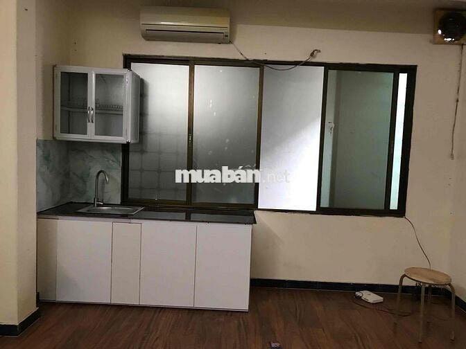 Chính chủ cho thuê phòng 24m khép kin có nội thất đầy đủ Yên Phụ