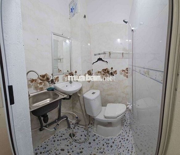 🏡🏡🏡 Phòng ban công vừa trống chỉ 3tr8 có thể ở ngay
Địa chỉ: 98/21