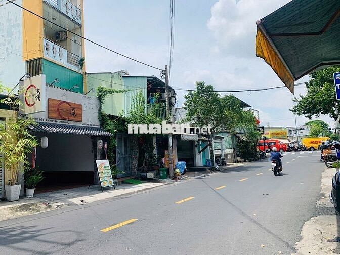 MTKD 2 tầng ngay ngã tư Phạm Văn Đồng- DTSD 92m2- Đường 10m- 9.5 tỷ