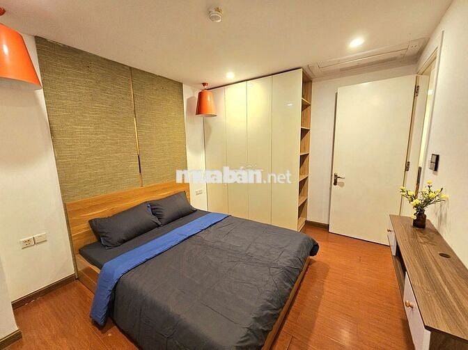 Bán  CC 2PN, 2WC, 70m2, 3,5 tỷ ở Nguyễn Hữu Thọ, view đẹp