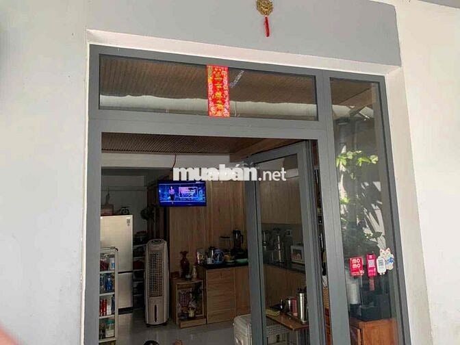 bán nhà 2 tầng sau lưng mt lê duẩn phố ẩm thực