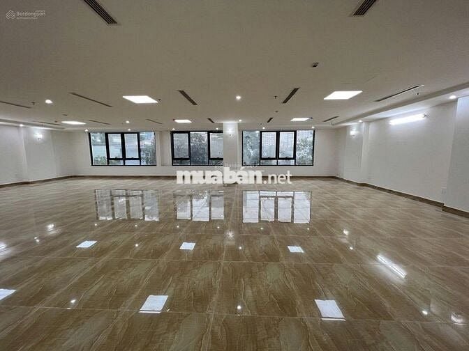 NHÀ CHO THUÊ MT HOÀNG HOA THÁM NGAY GA T3_ 10X20M_ TRỆT 4 LẦU_ CÓ TM
