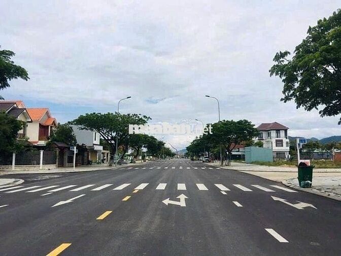 Còn 1 lô sạch đẹp dt 126m2 đối diện công viên cách chợ Lai Nghi 500m
