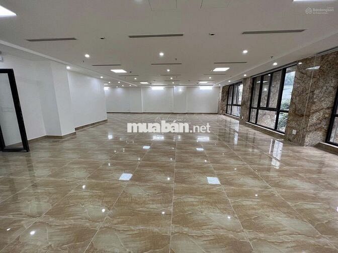NHÀ CHO THUÊ MT HOÀNG HOA THÁM NGAY GA T3_ 10X20M_ TRỆT 4 LẦU_ CÓ TM