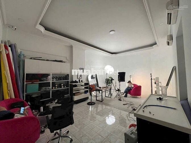 CHO THUÊ BIẾT THỰ MT TIỀN GIANG KHU SÂN BAY_ 9X20M_TRỆT 3 LẦU_ NHÀ MỚI