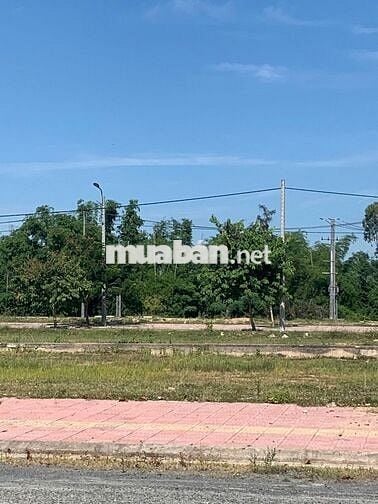 Còn 1 lô sạch đẹp dt 126m2 đối diện công viên cách chợ Lai Nghi 500m