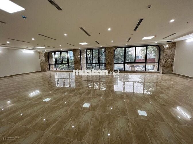 NHÀ CHO THUÊ MT HOÀNG HOA THÁM NGAY GA T3_ 10X20M_ TRỆT 4 LẦU_ CÓ TM