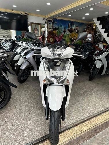 SH 150i 2017 Trắng Đen Sporty BSTP Chính Chủ