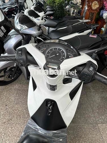 SH 150i 2017 Trắng Đen Sporty BSTP Chính Chủ
