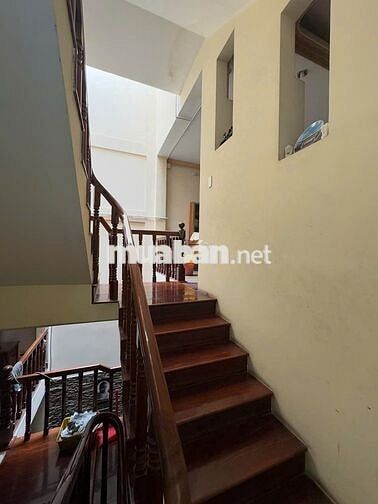 Bán nhà khu vực Gò Vấp, diện tích lớn.