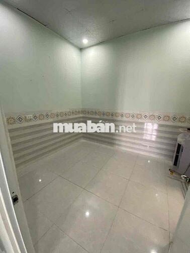 NHÀ SẠCH ĐẸP 2PN, 2 TOLET, ĐẬU OTO TRƯỚC NHÀ. VÀO Ở NGAY