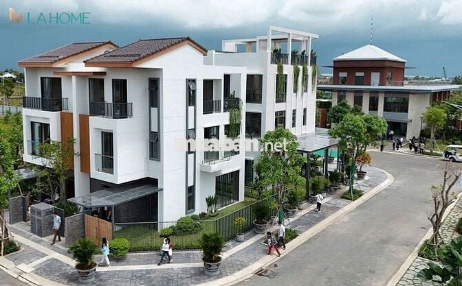Bán nhà phố 3 tầng chỉ trả trước 850 triệu nhận nhà