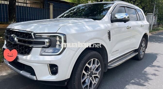 Ford Everest 2024 Titanium 2.0 AT 4x2 - 9000 km