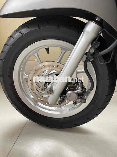 scoopy. mẫu cũ. máy sin im . áo đẹp ko trầy